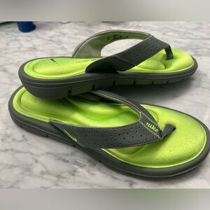 Nike Comfort Sole Sandal Size 7